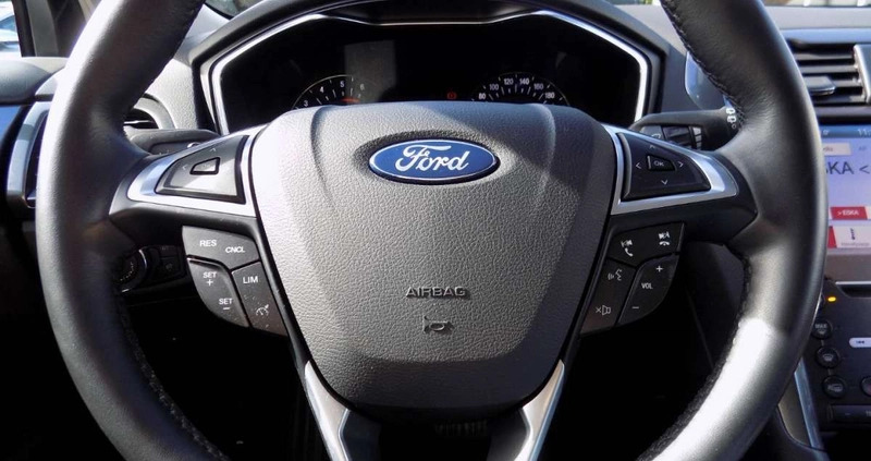 Ford Mondeo cena 104900 przebieg: 48500, rok produkcji 2019 z Szczecin małe 742